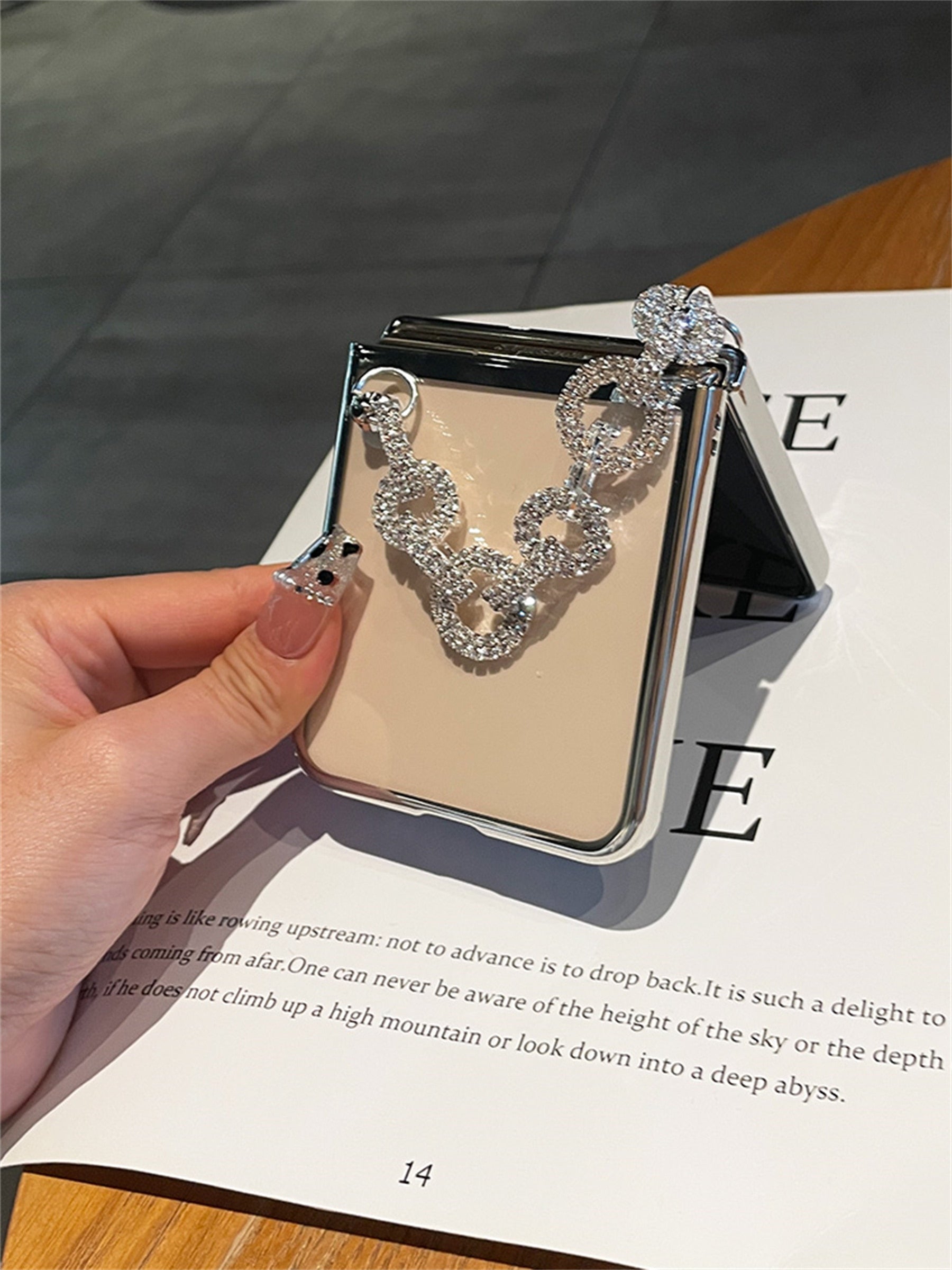 Luxury Case With Rhinestone Bracelet for Samsung Galaxy Z Flip 4 - Galaxy Z Flip 4 Case