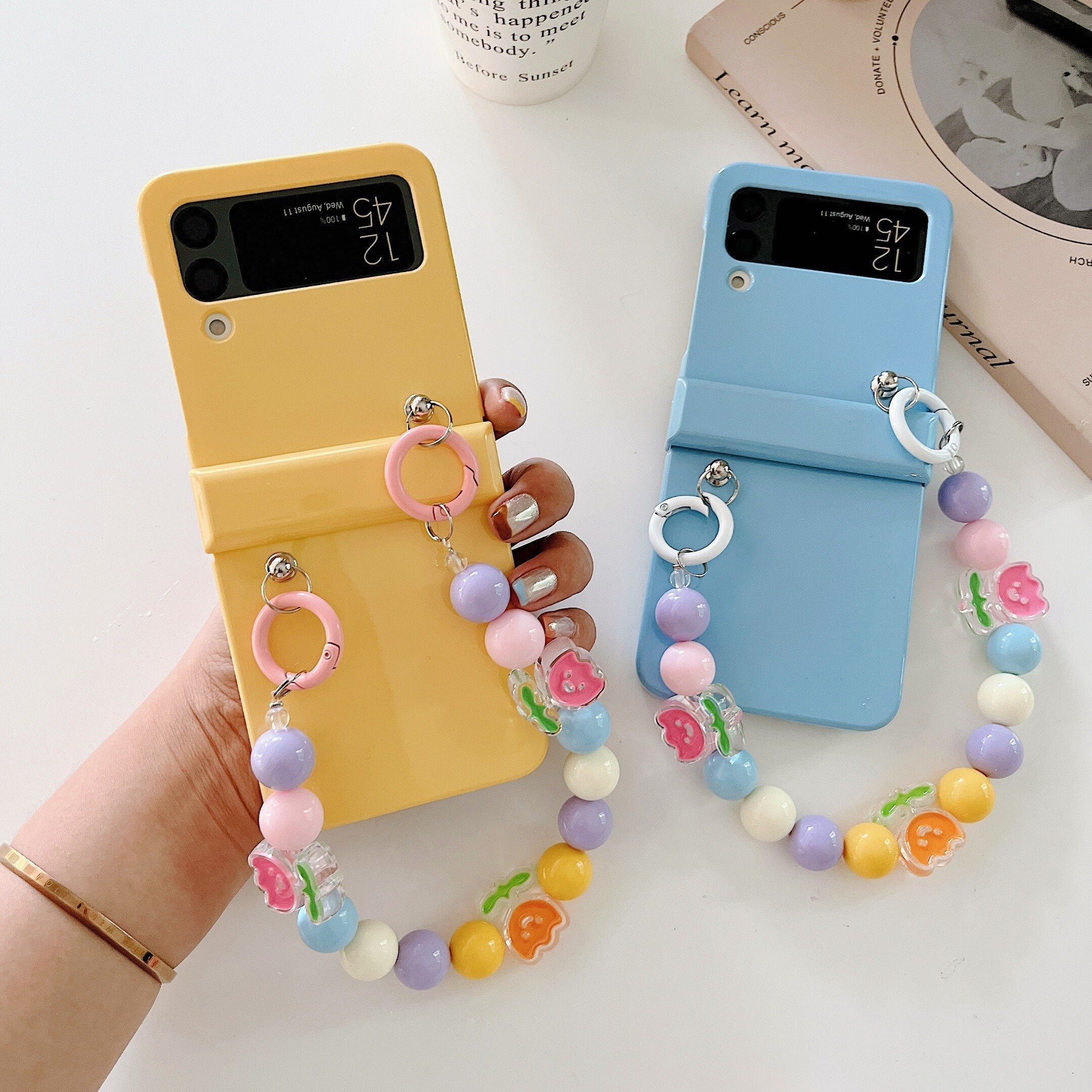 Cute Colorful Flowers Bracelet Phone Case For Samsung Galaxy Z Flip 4 - Galaxy Z Flip 4 Case