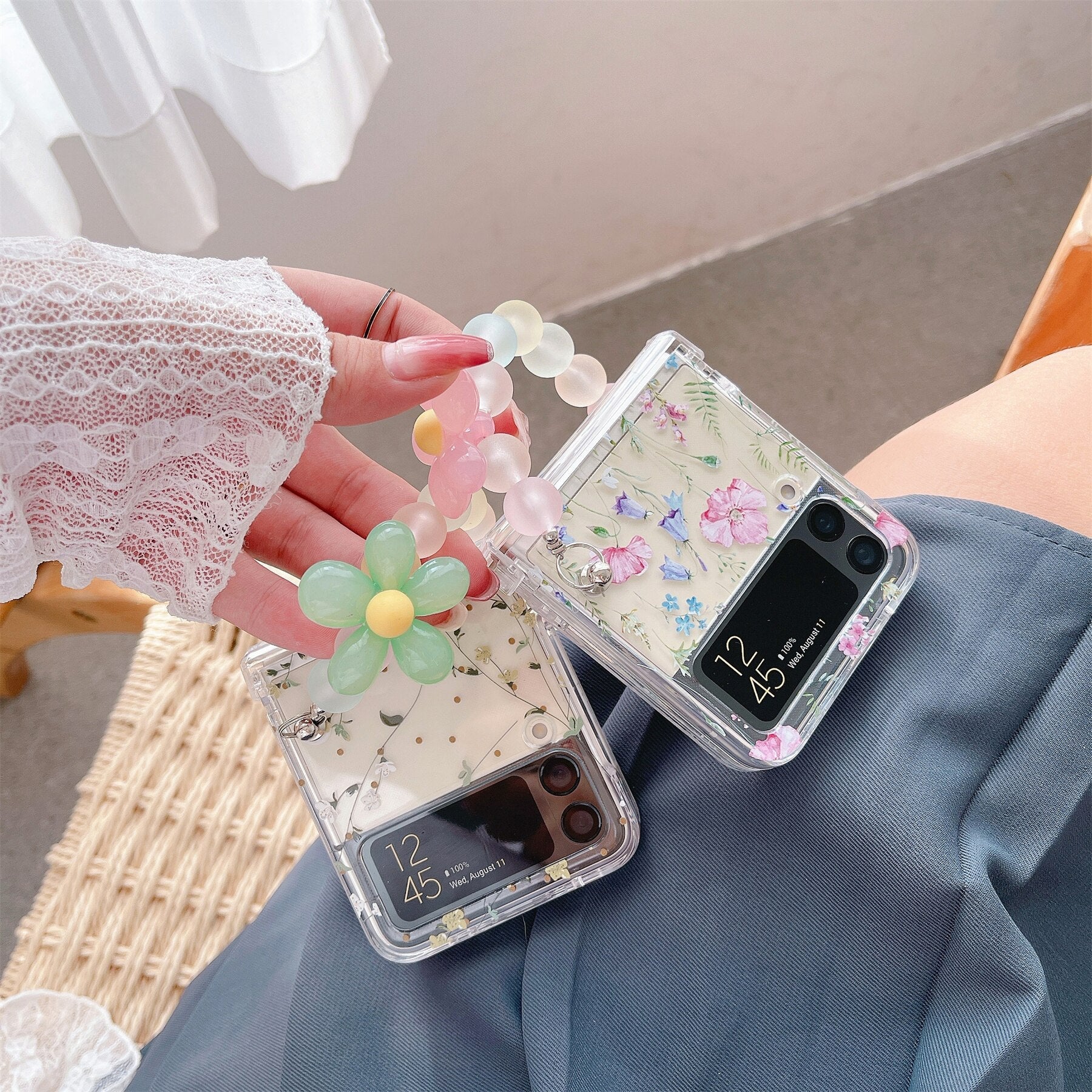 Case with Flowers Bracelet for Samsung Galaxy Z Flip 4 - Galaxy Z Flip 4 Case